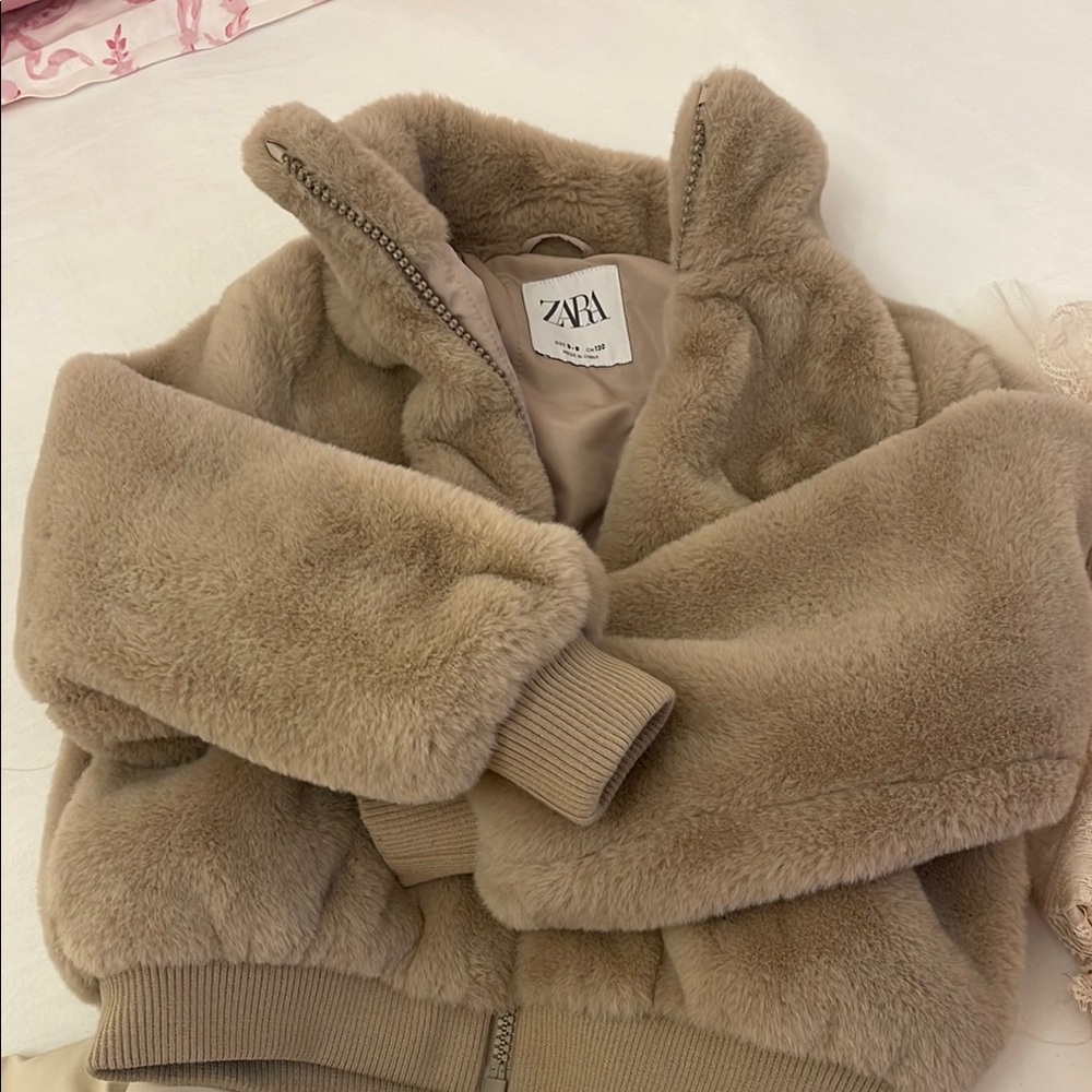 Zara Plush Faux Fur Jacket in Beige